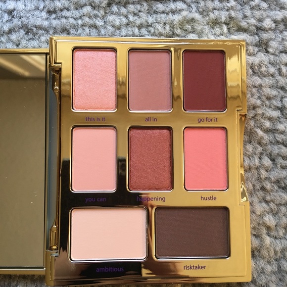 ꧁• ❤︎ TARTE FLAWLESS on the FLY PALETTE! ❤︎ •꧂ - Picture 3 of 4